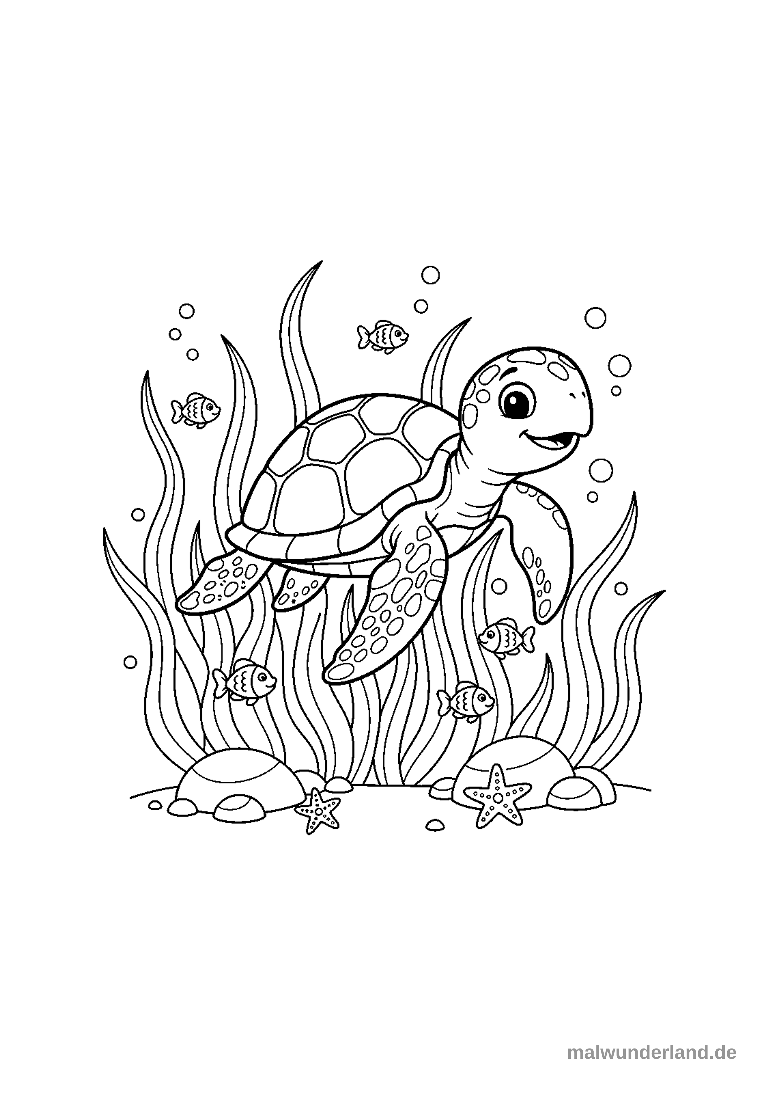 Das Ausmalbild zeigt eine lächelnde Zeichentrick-Schildkröte, die unter Wasser zwischen hohem Seegras schwimmt. Sie ist umgeben von kleinen Fischen, aufsteigenden Luftblasen sowie Steinen und Seesternen am Meeresboden.
