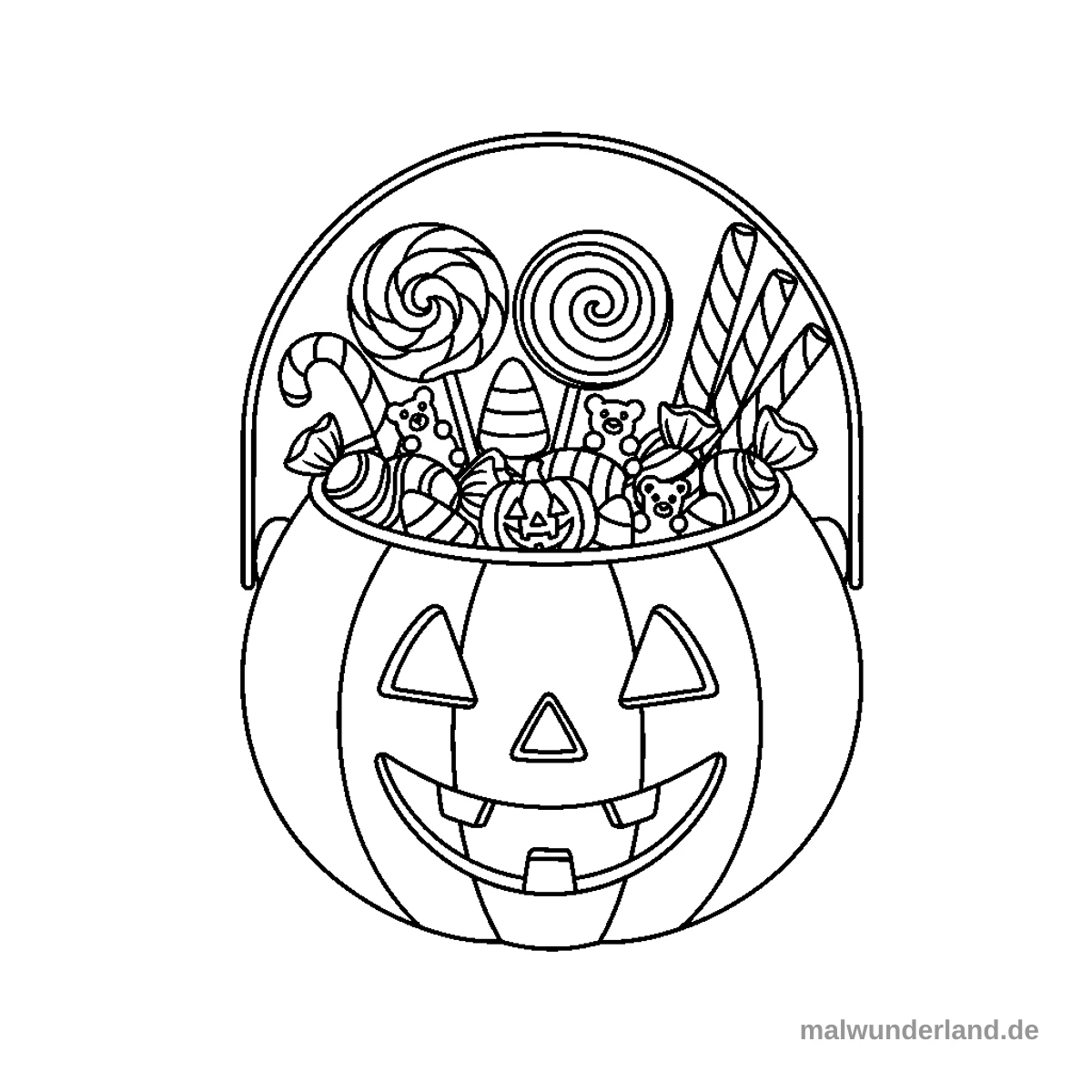 Das Bild zeigt einen Halloween-Kürbiseimer, der als Jack-o'-Lantern geschnitzt ist und einen Griff besitzt. Er ist prall gefüllt mit einer Vielzahl von Süßigkeiten wie großen Lollis, Bonbons, Zuckerstangen, Gummibärchen und einem Candy Corn.